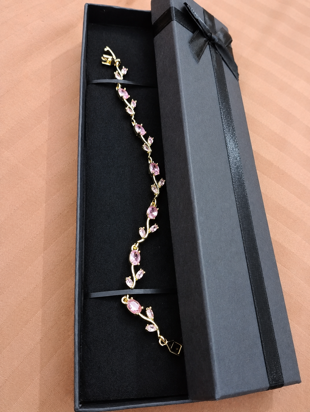 Fancy China Stainless steel Tulip Bracelet