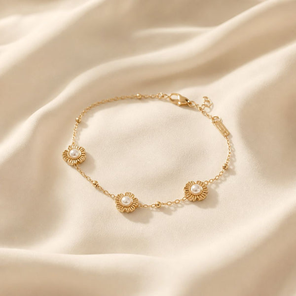 Flower Bracelet | Stainless Steel & Elegant Finish