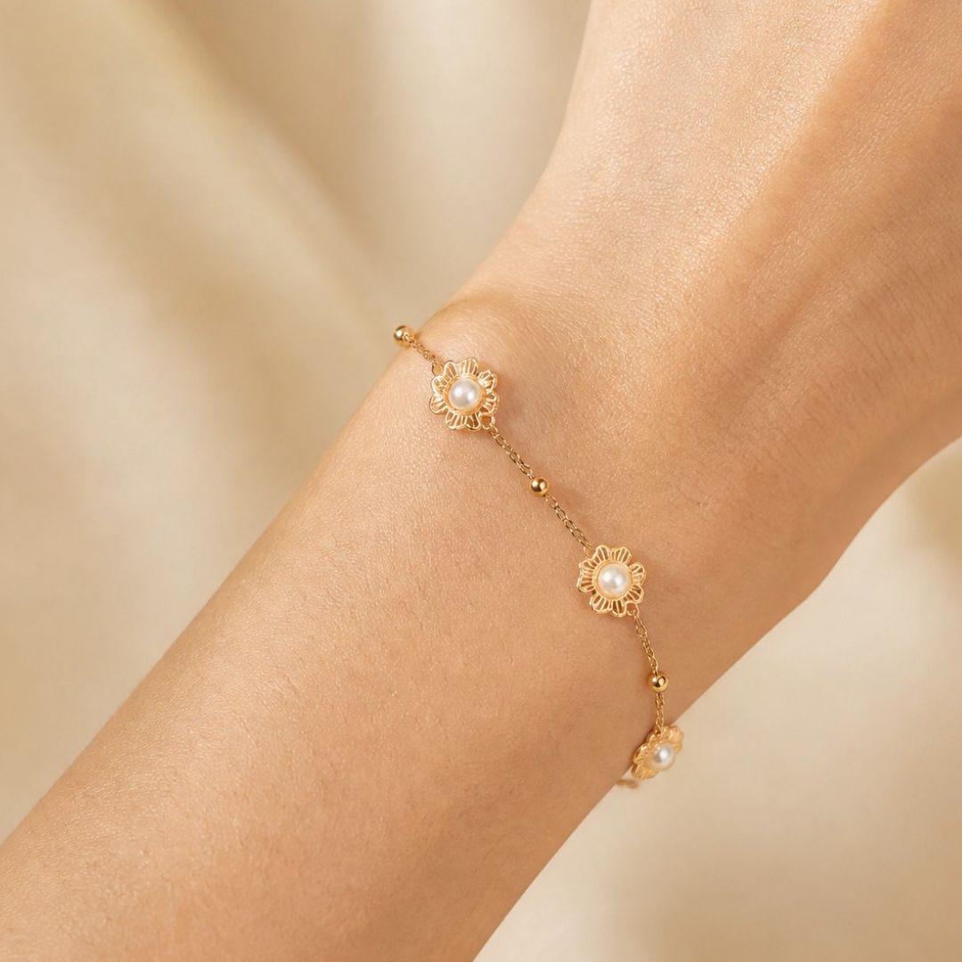 Flower Bracelet | Stainless Steel & Elegant Finish