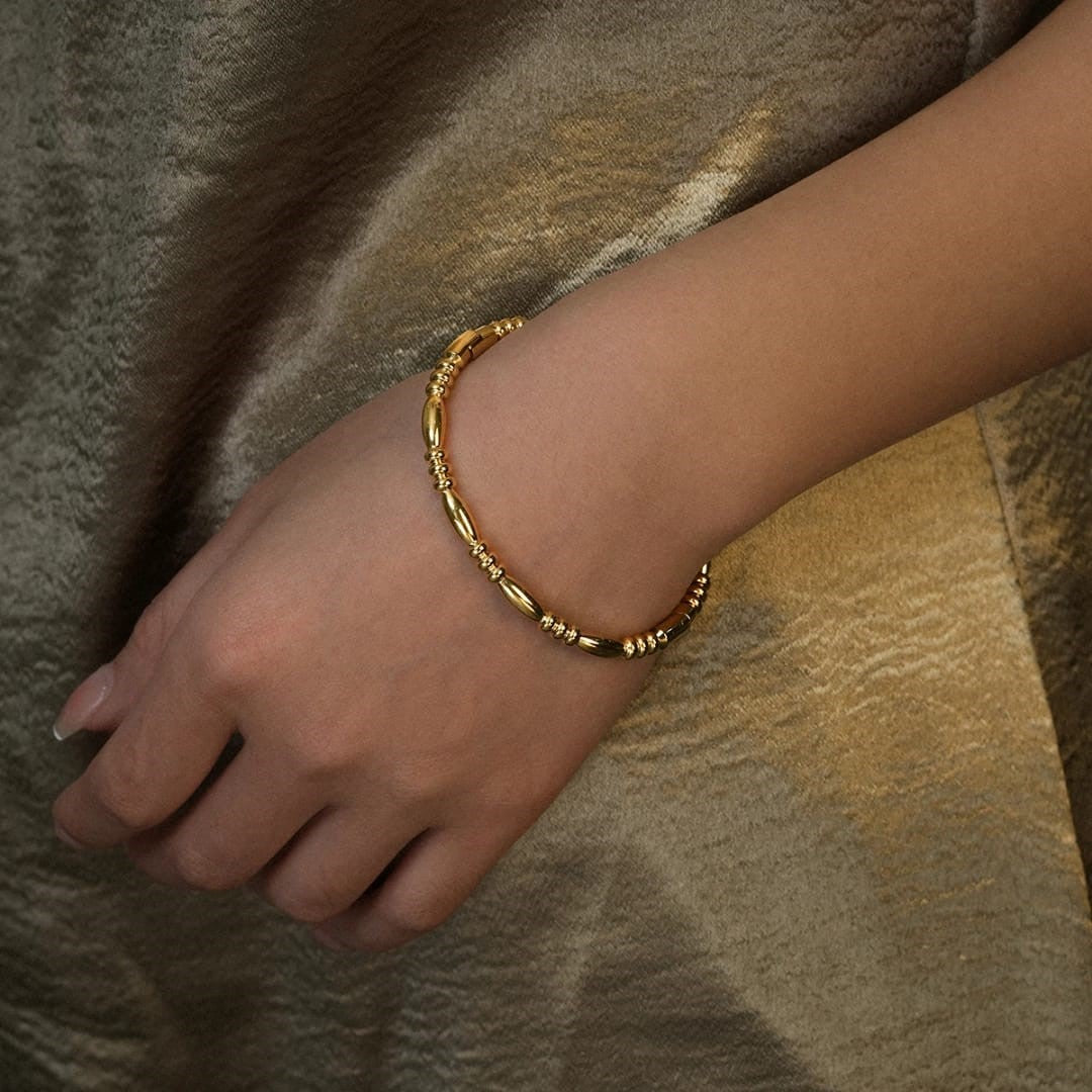Stainless steel bangles one piece