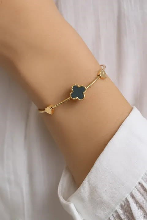 Gold plated two piece bangle set