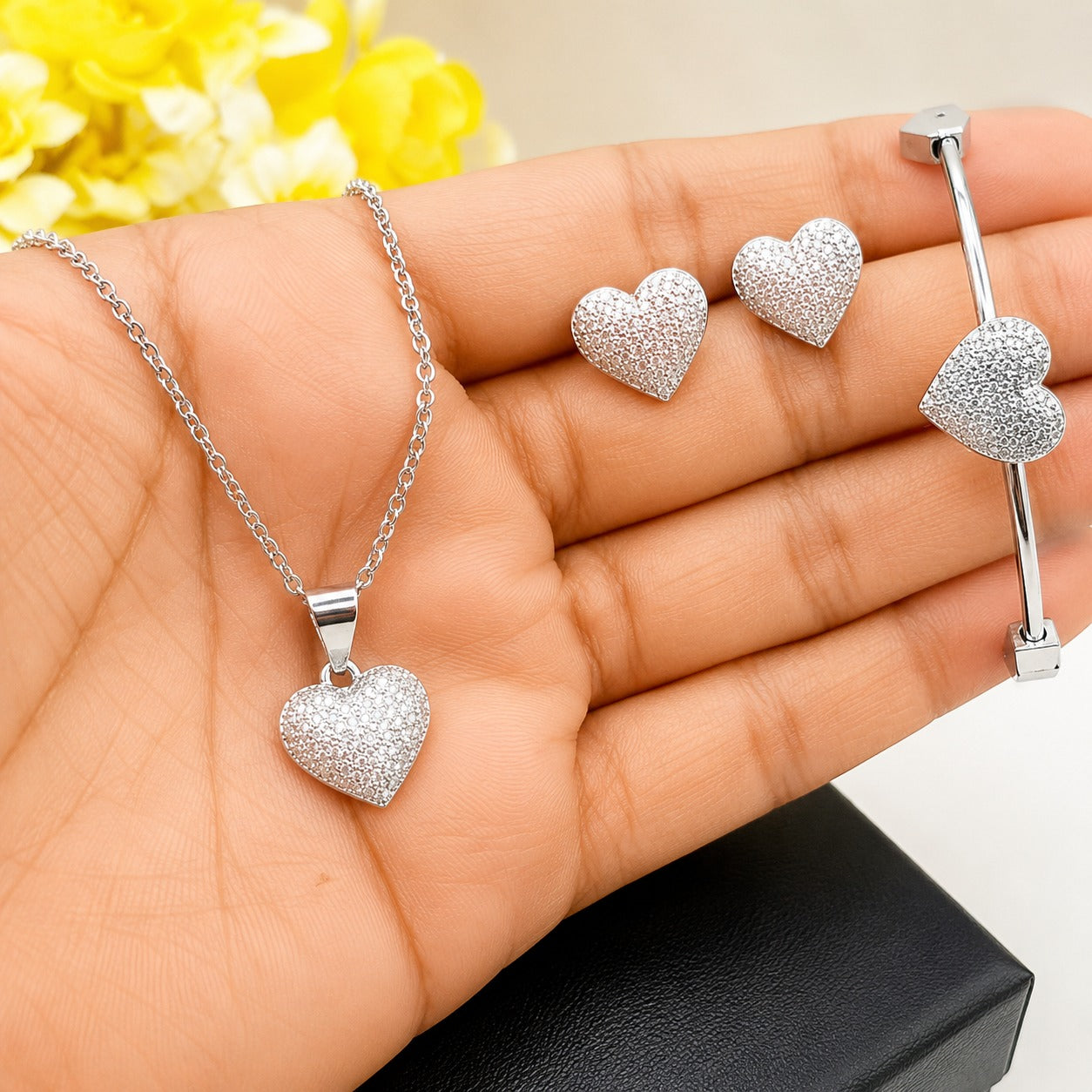 Fancy China magnet heart     Neclace