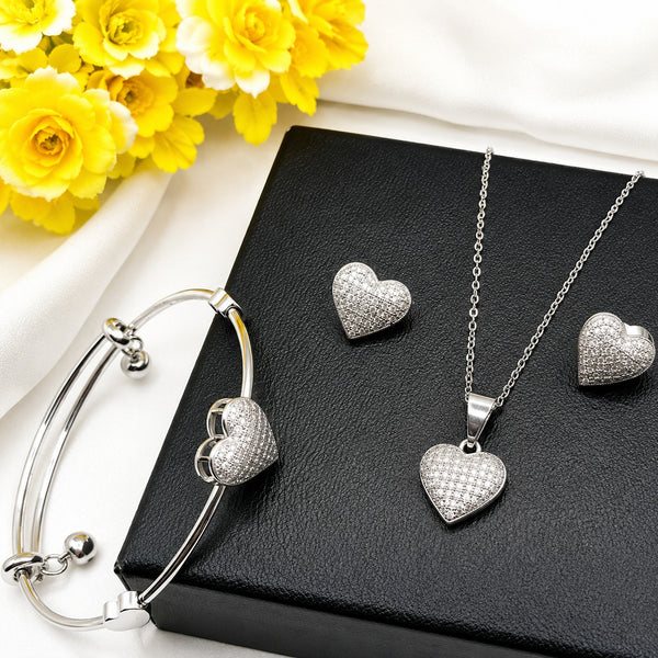 Fancy China magnet heart     Neclace